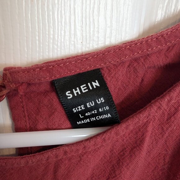 Keyhole Boxy Top - Picture 2 of 3